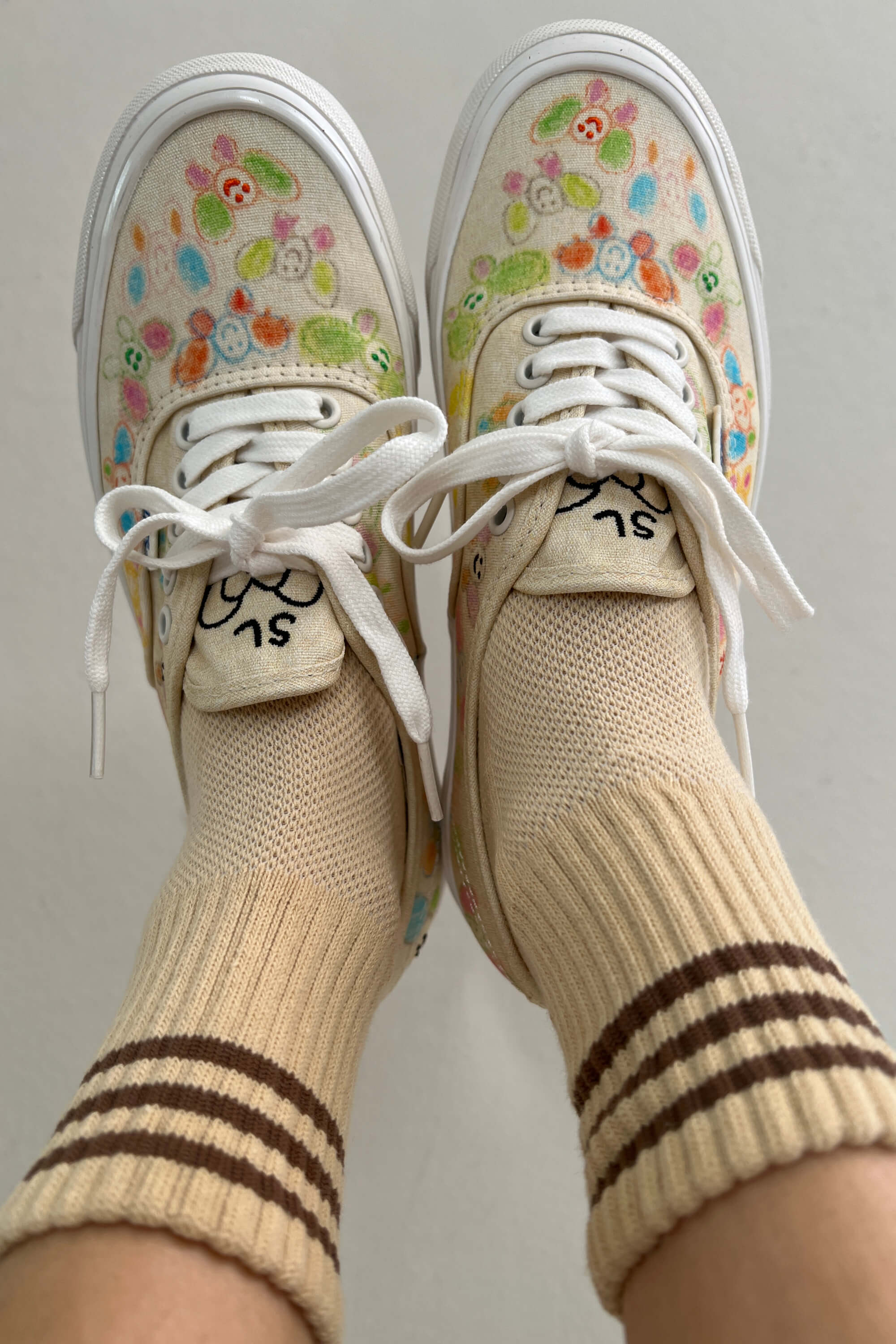 Le Bon Shoppe Girlfriend Socks in Daisy