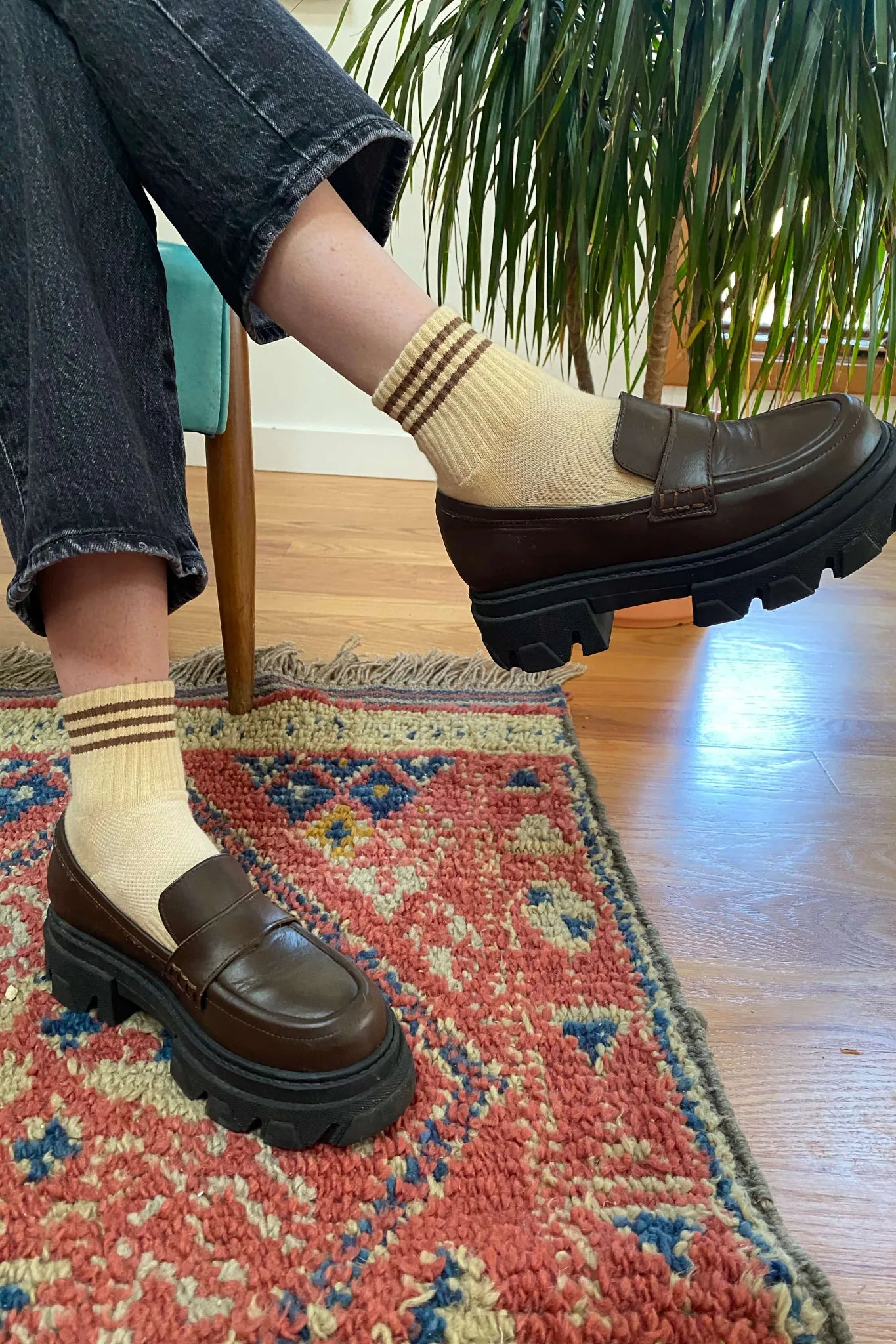 Le Bon Shoppe Girlfriend Socks in Daisy