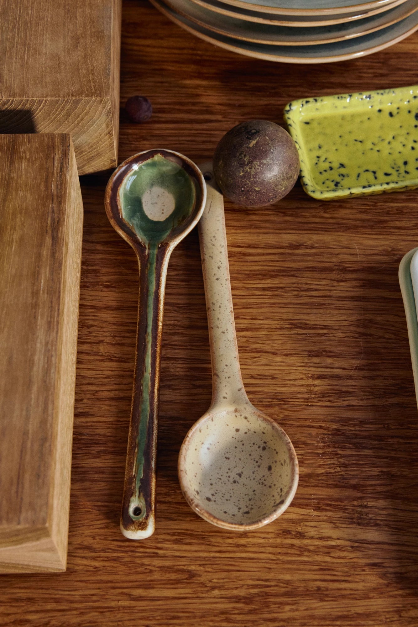 HKLIVING Set of 2 Ceramic Serving Spoons in Various Colourways - Lifestory