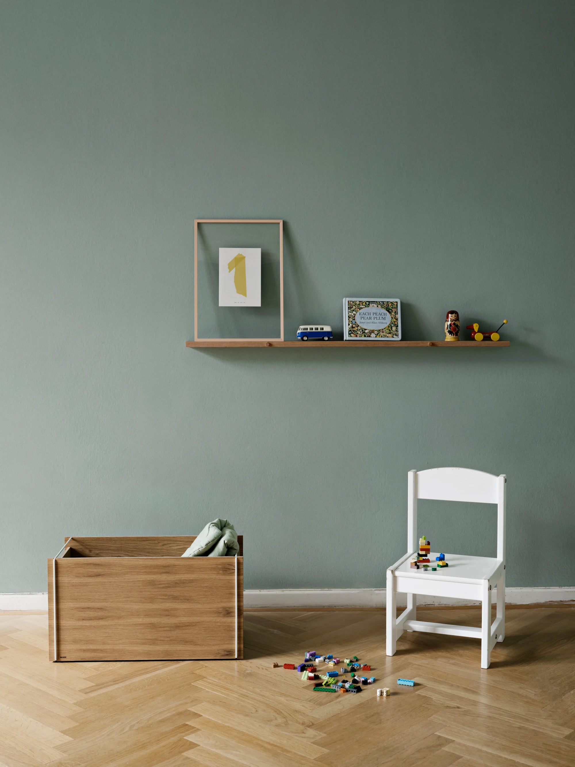 Moebe Oak Gallery Shelf - 70 or 115cm - Lifestory