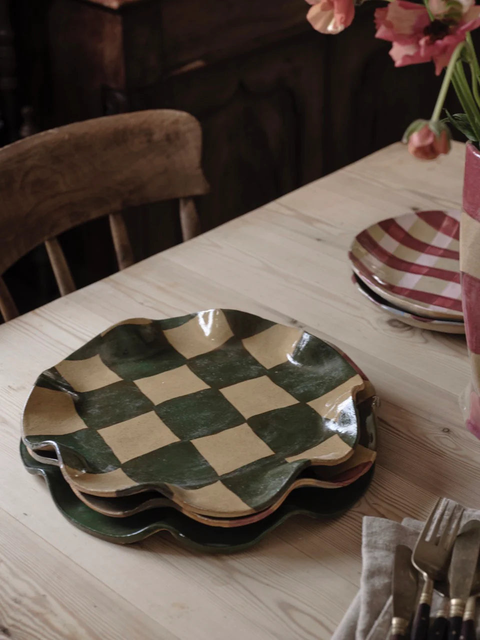 Rosie Gore Wavy Check Round Platter in Various Colours - Lifestory