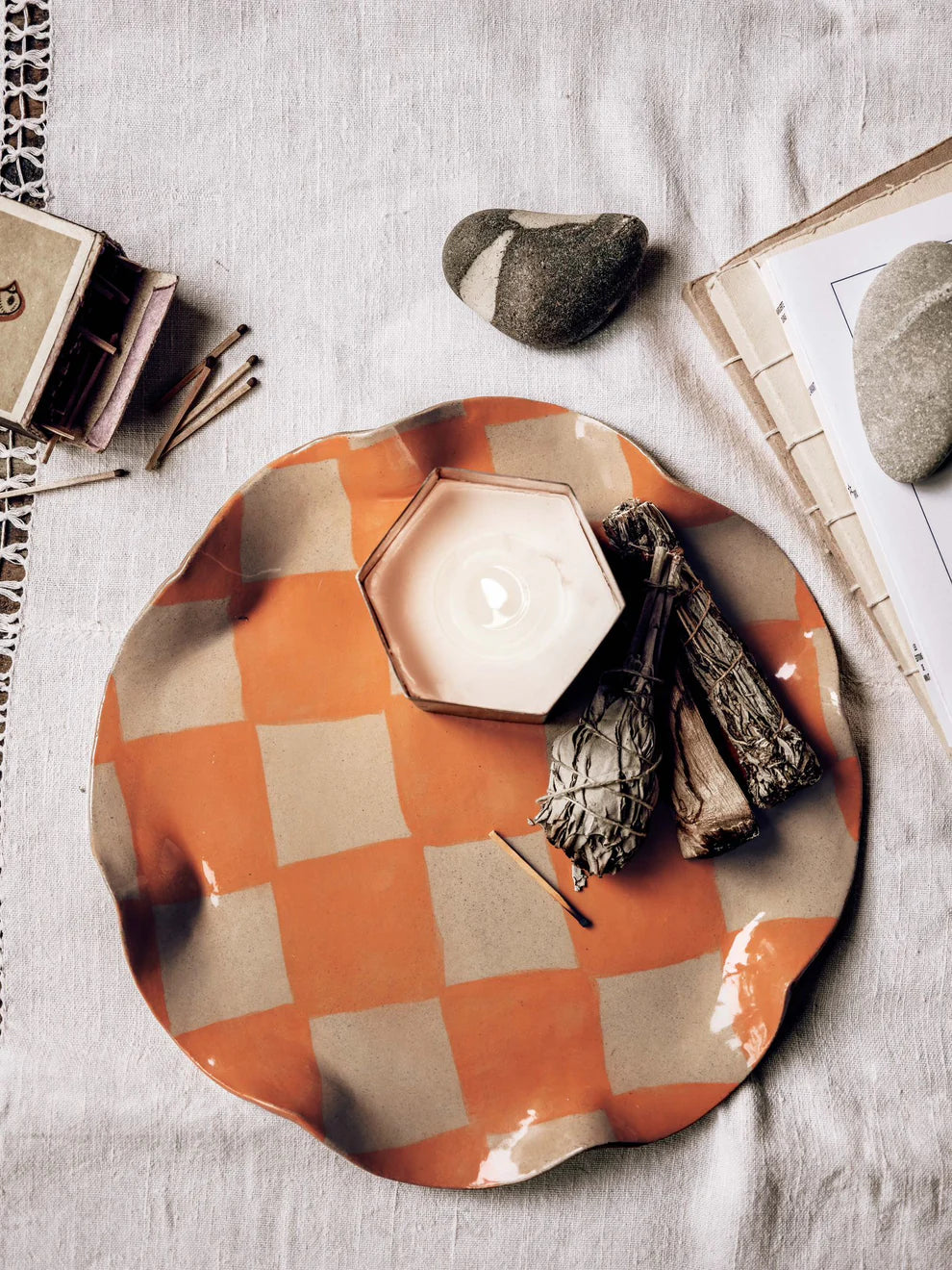 Rosie Gore Wavy Check Round Platter in Various Colours - Lifestory