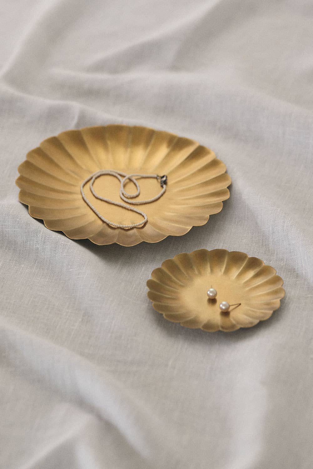 Brass Petal Plate (S) - Lifestory