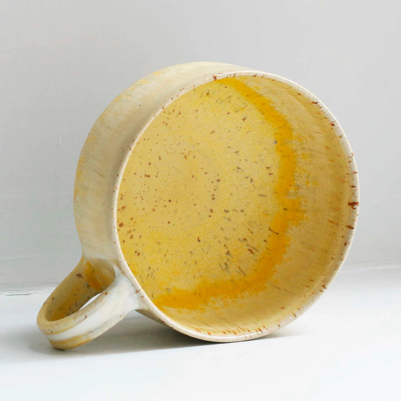 Studio Arhoj Mion Mug in Melting Daisy Glaze