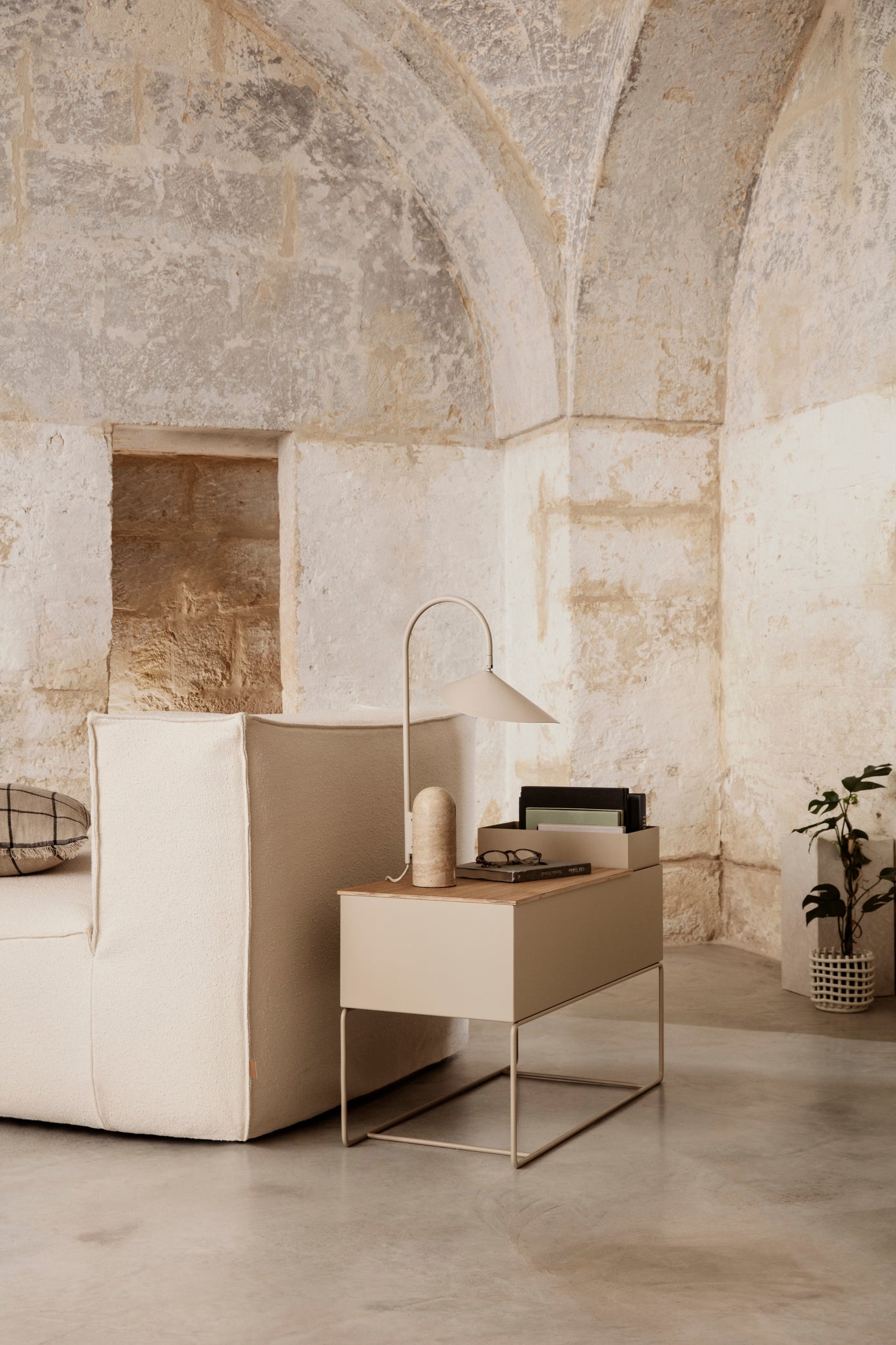 Plant Box | Large & Low | Cashmere or Black | by ferm Living - Lifestory - ferm Living