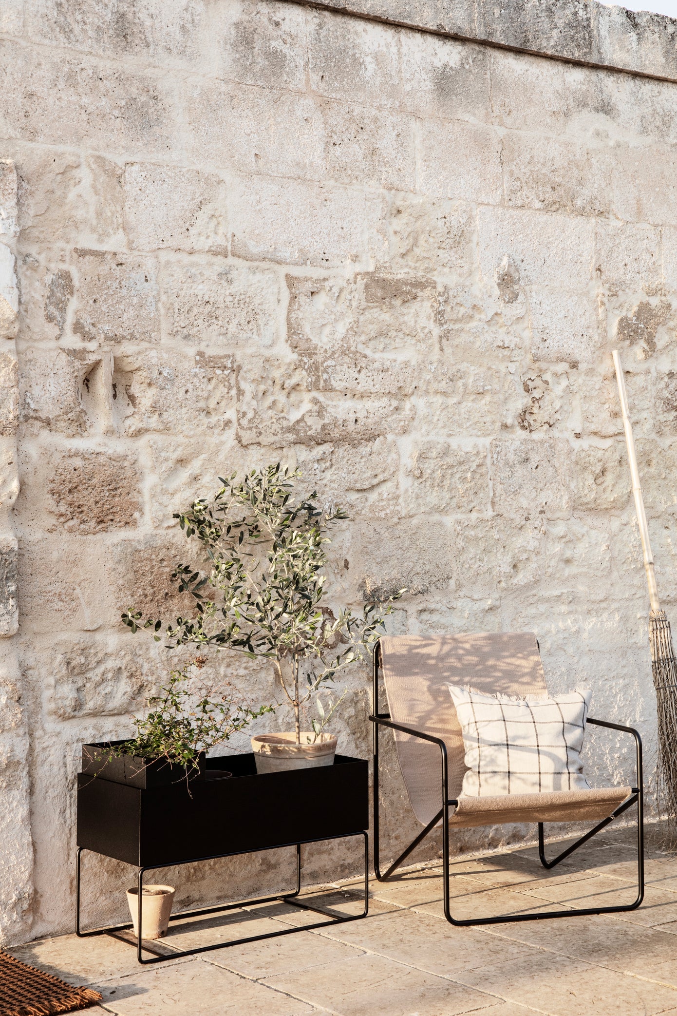 Plant Box | Large & Low | Cashmere or Black | by ferm Living - Lifestory - ferm Living