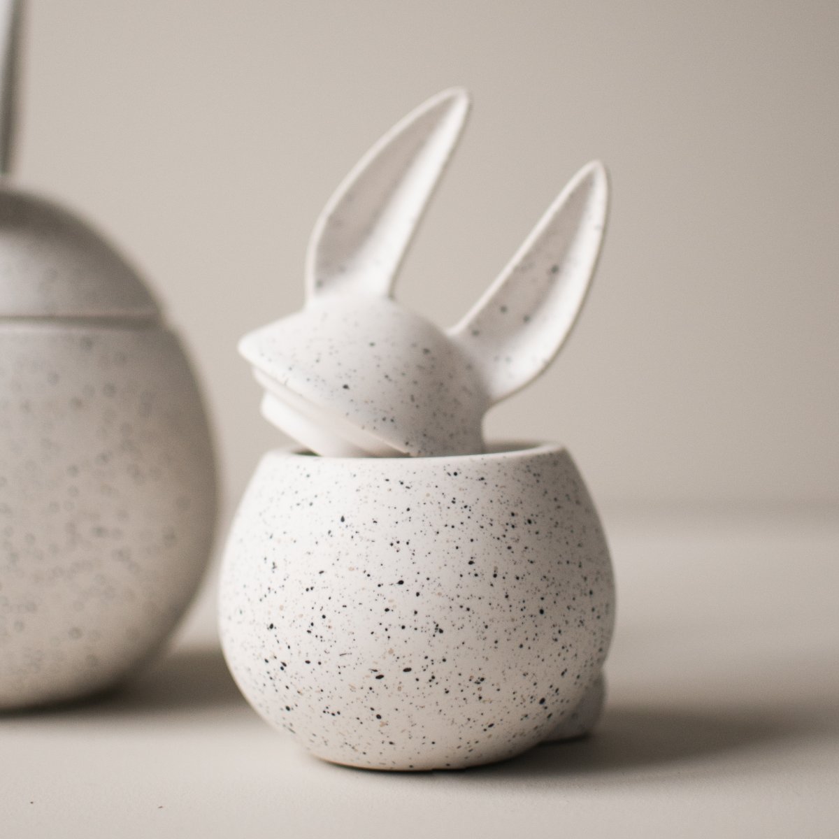 Eating Rabbit | Small Lidded Bowl | Speckled White - Lifestory - DBKD