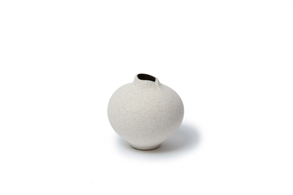 Line Vase | Medium | Sand White | by Lindform - Lifestory - Lindform