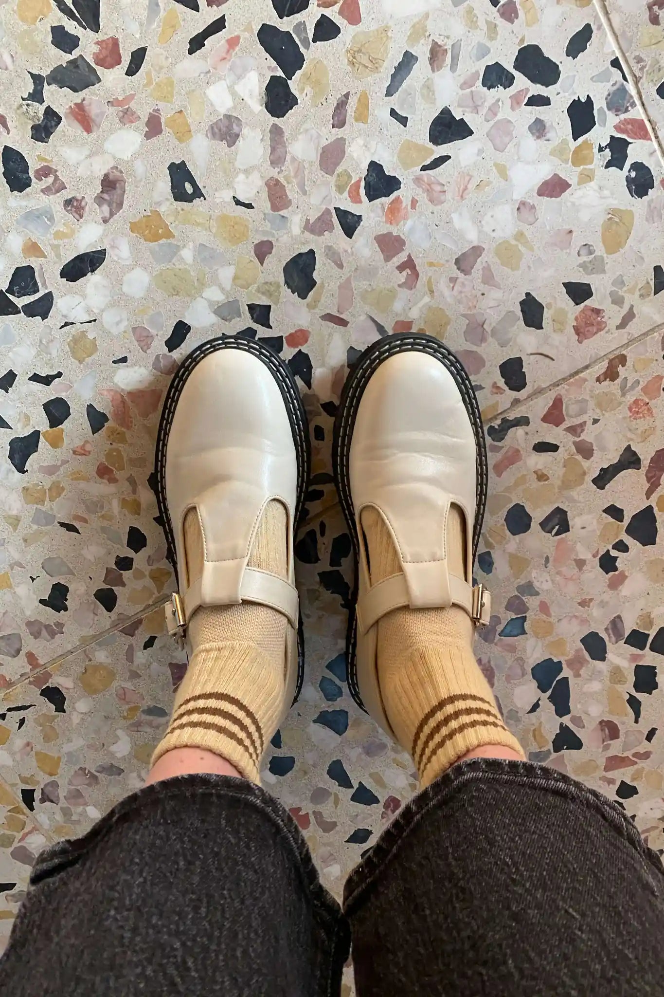 Le Bon Shoppe Girlfriend Socks in Daisy