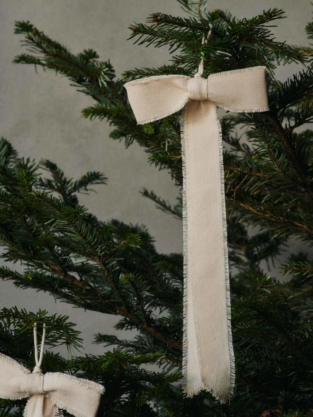 Ferm Living Set of 2 Small Bow Decorations in Natural - Lifestory