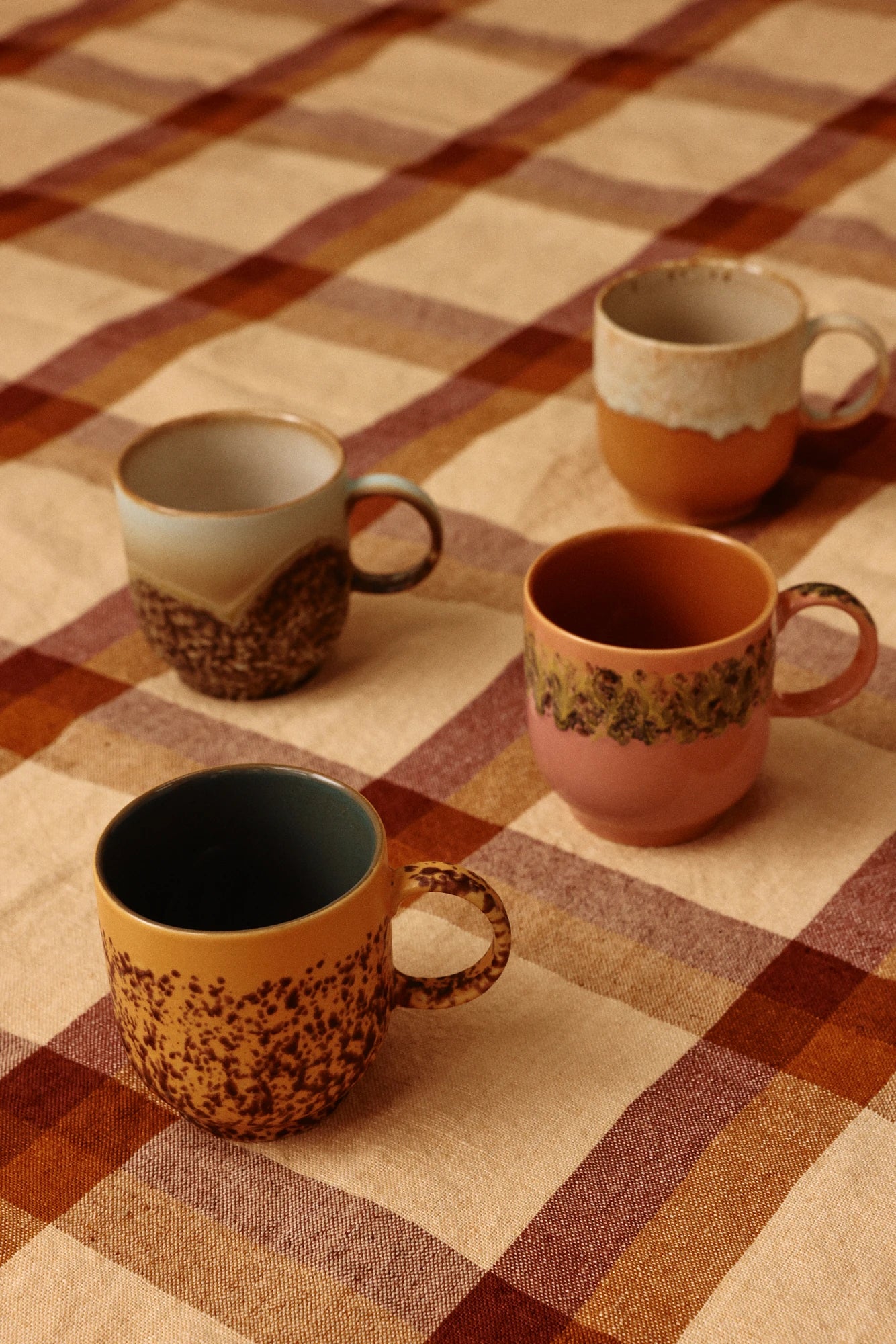 HKLIVING Set of 4 Café Mugs in Various Colourways - Lifestory