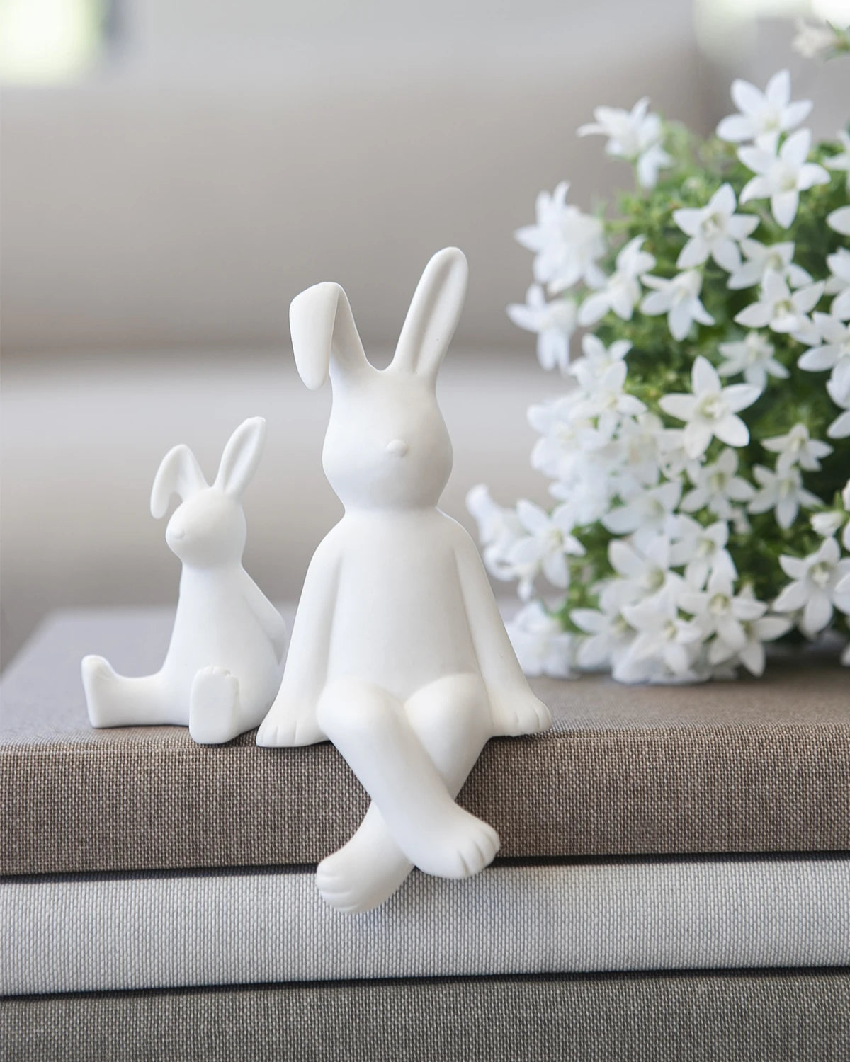 Storefactory 'Pelle' Small Seated Ceramic Bunny in Matte White - Lifestory