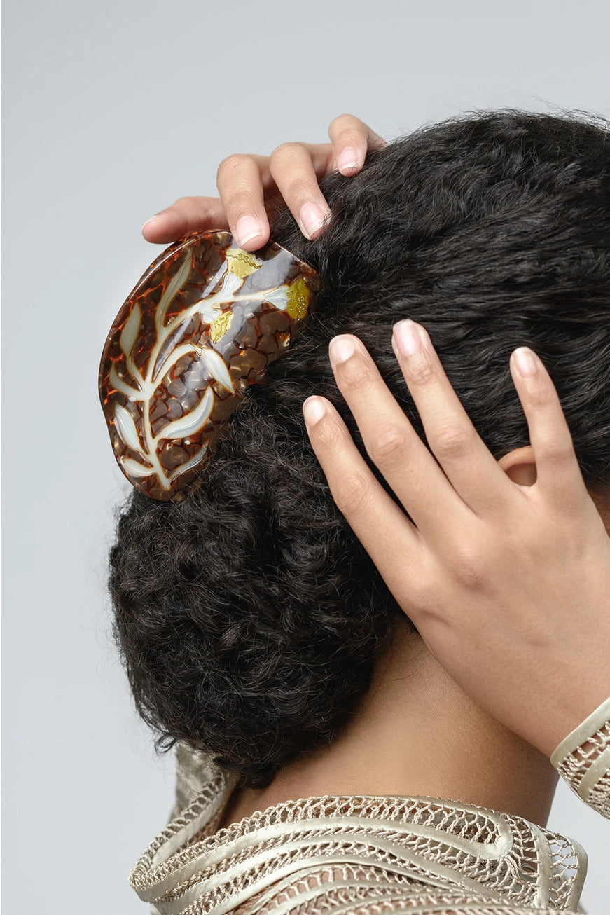 Winona Irene Artemesia XL Deep Hair Claw up close view of the claw in use with thick textured hair