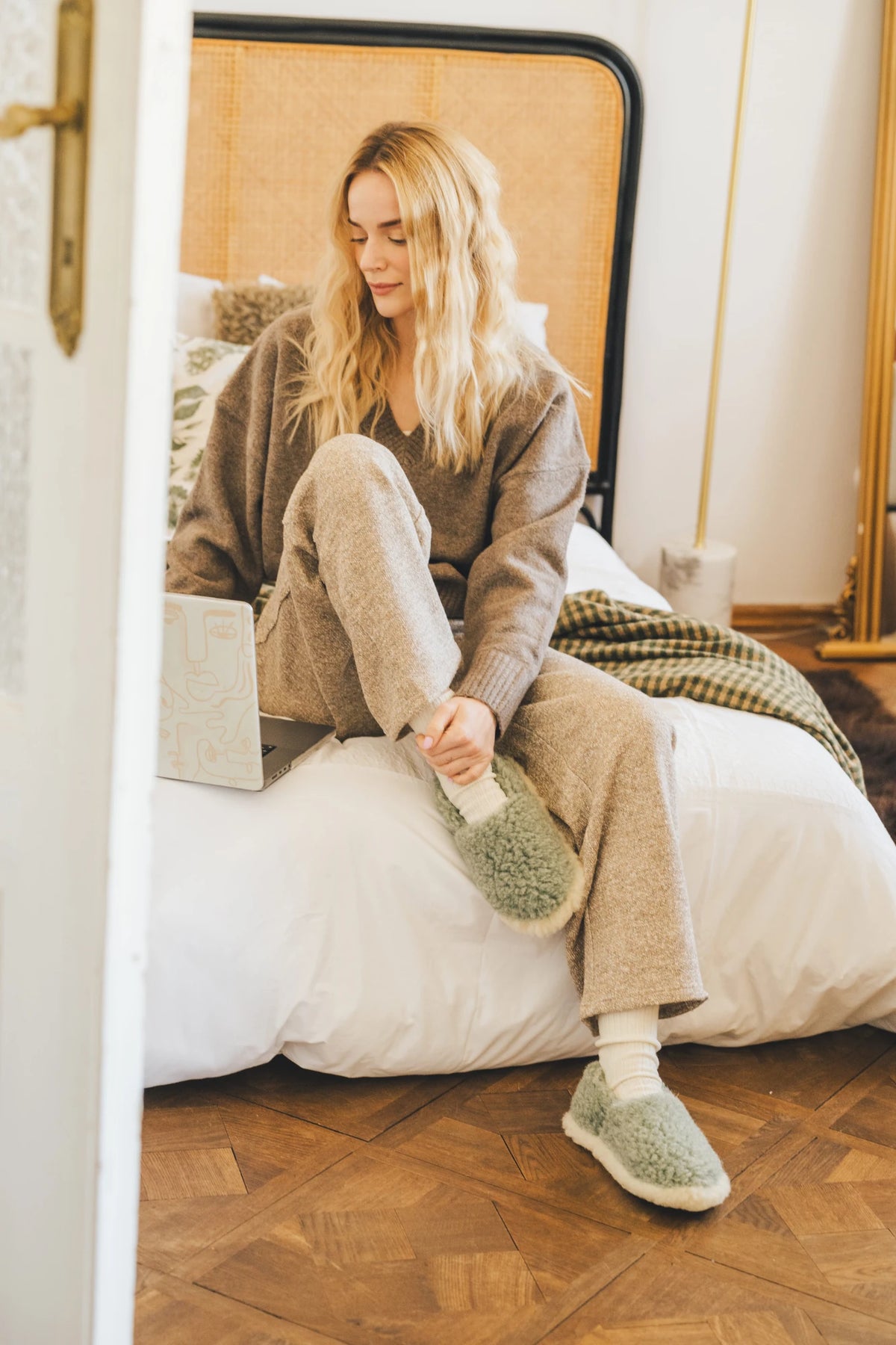 Yoko Wool Full Slippers in Green Merino Wool - Lifestory