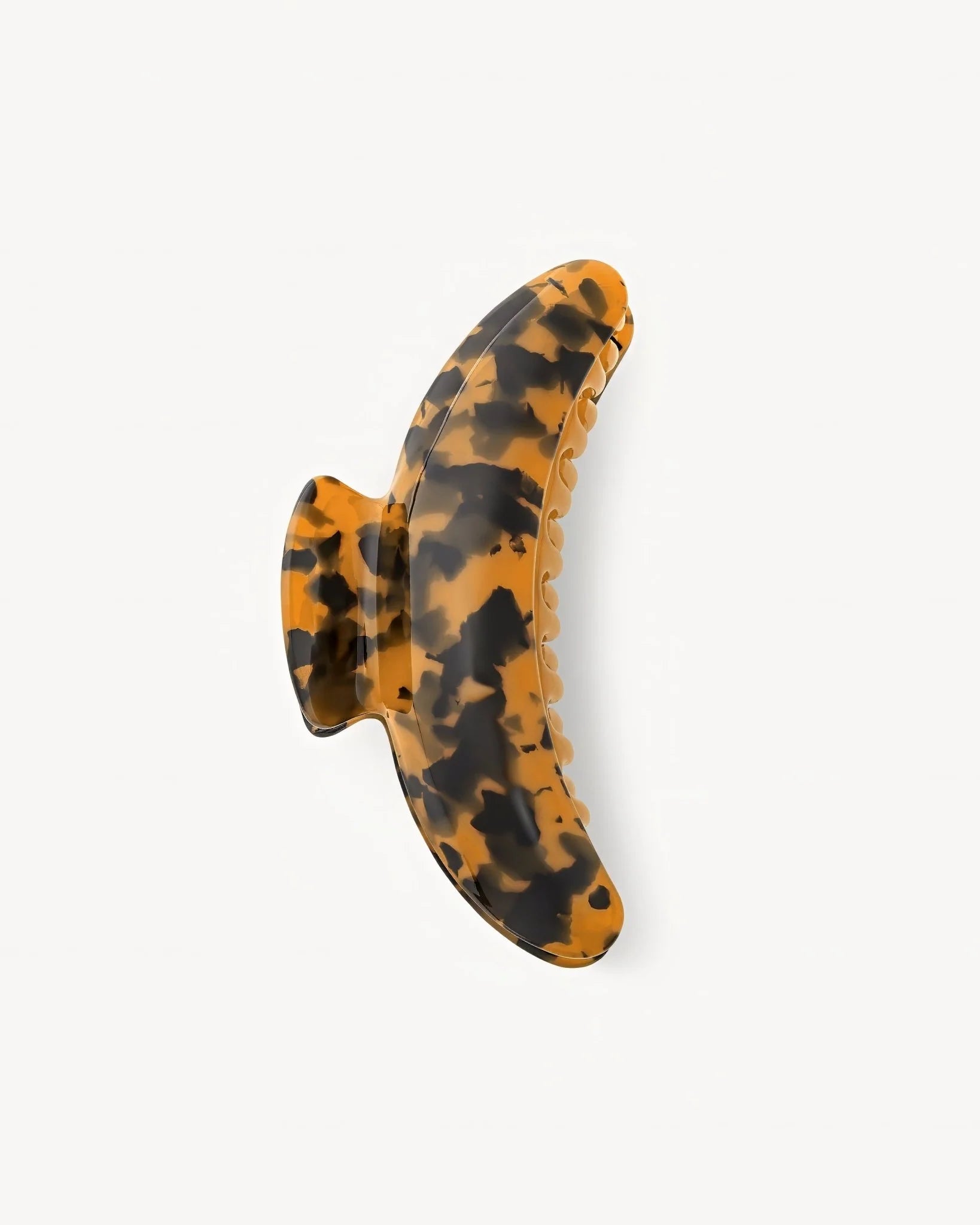 MACHETE Jumbo Heirloom Claw in Classic Tortoise Acetate - Lifestory