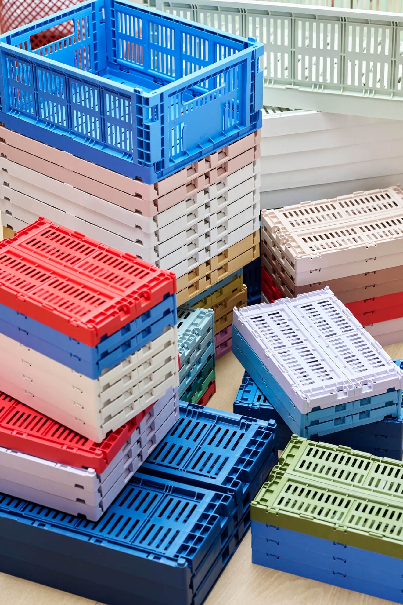 EMBARGO UNTIL 17/05/22 Colour Crate - Collapsible | Large | Off-White | 100% Recycled Plastic | by HAY - Lifestory - HAY